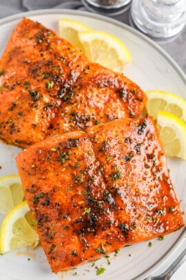 cooked and plated Air Fryer Salmon with lemon slices