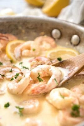 Creamy garlic shrimp for Pasta in a pan