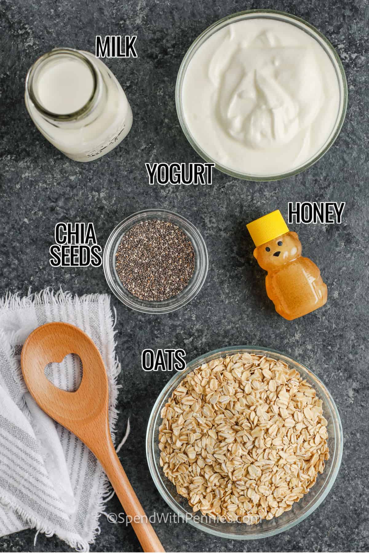 Overnight Oats ingredients with labels