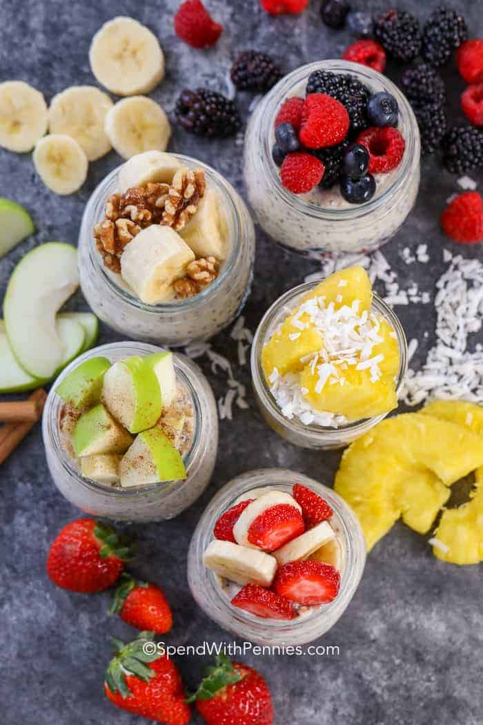 Overnight Oats in jars with fruit